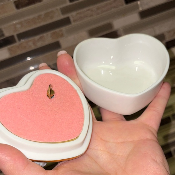 Heritage House Celebration of Love Love Story Porcelain Music Trinket Box - Picture 6 of 8